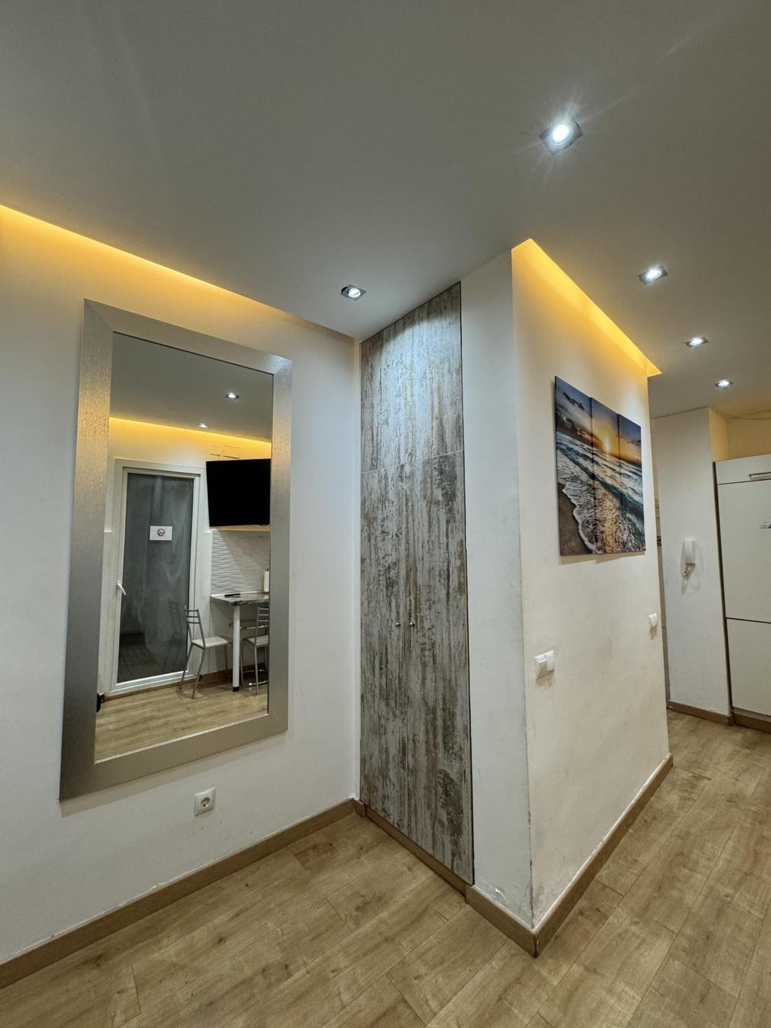 Apartamento Con Patio En Madrid Centro Exterior photo